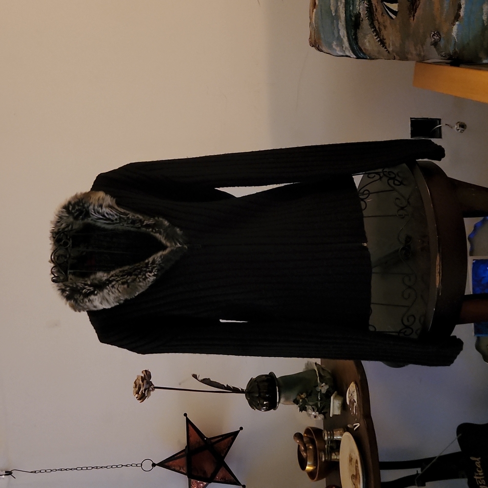 Necessary objects collared sweater - Picture 4 of 5